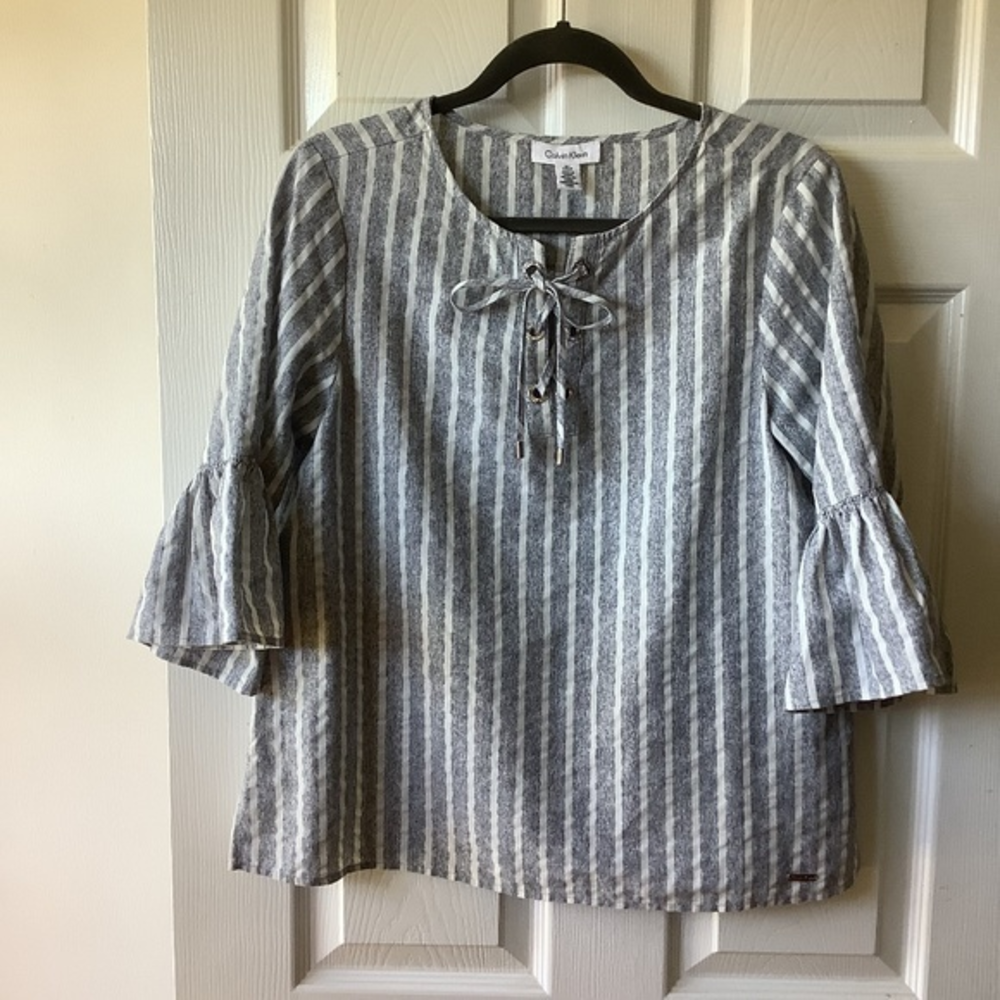 Calvin Klein Women’s Blue and White Striped Shirt‎ Size Small